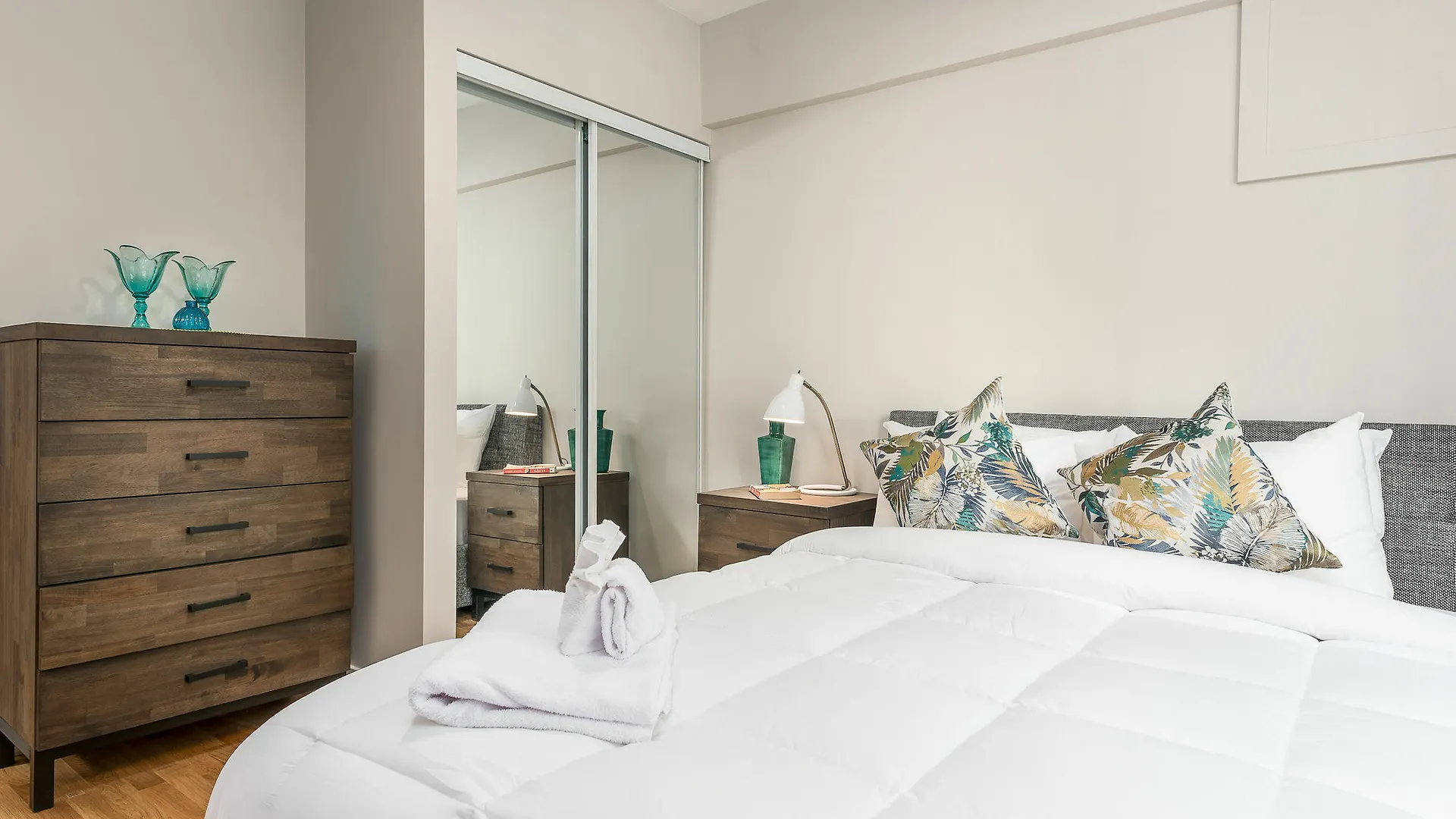 Modern 1Br In Milton Park By Sonder Apartment Montreal Canada